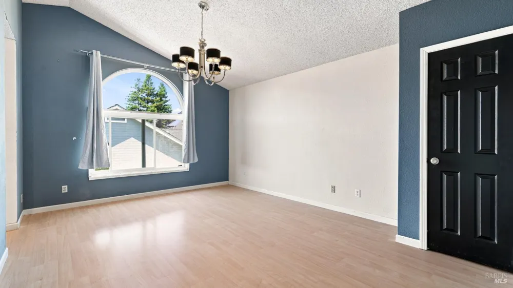 1639 Flanigan Way Petaluma, CA 94954