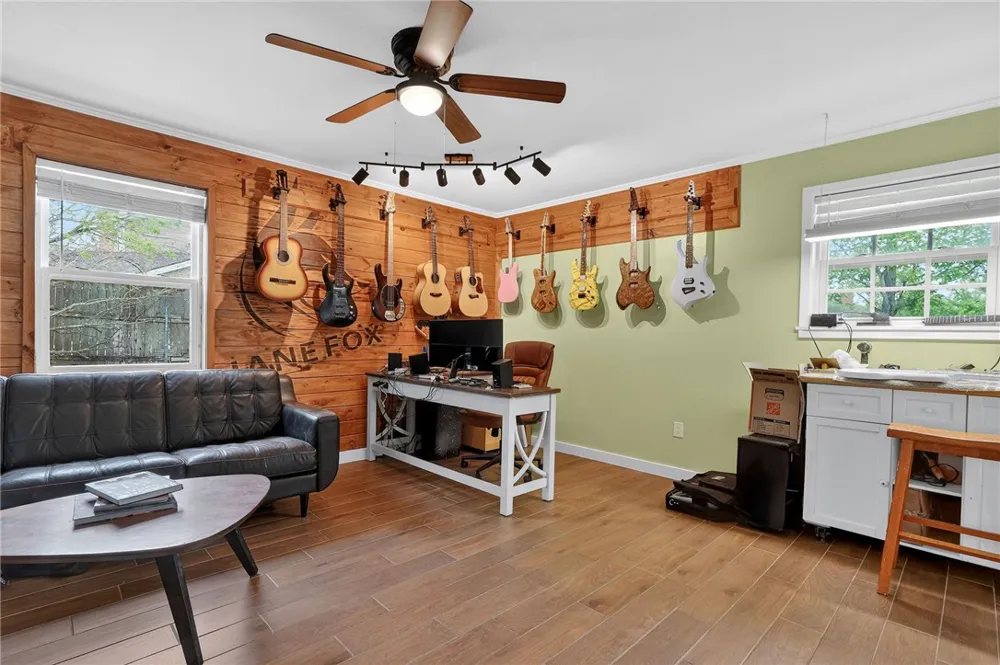 913 Park Lane Bryan, TX 77802