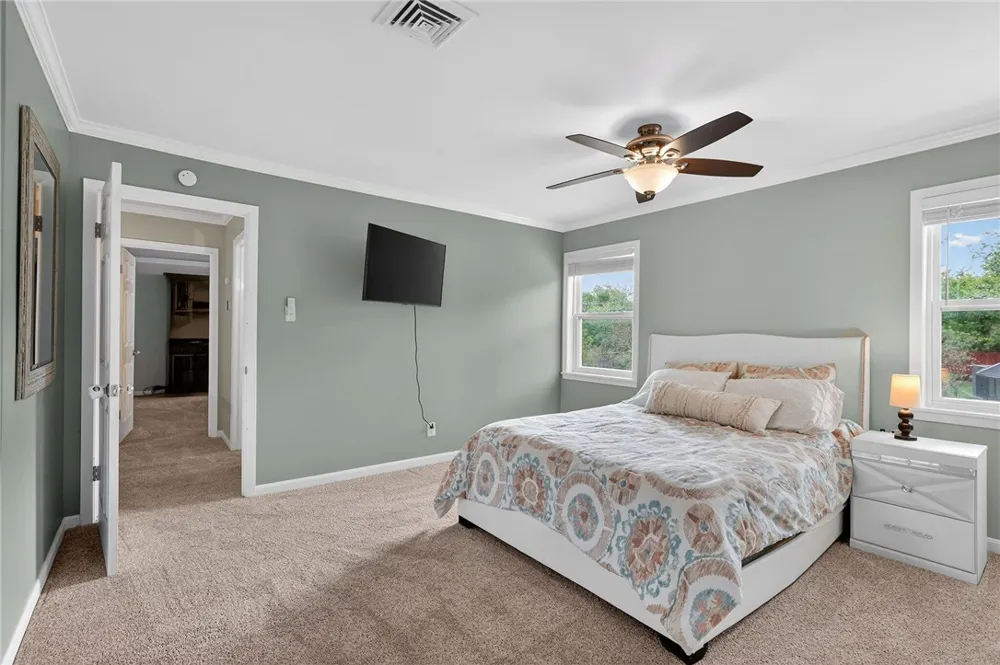 913 Park Lane Bryan, TX 77802