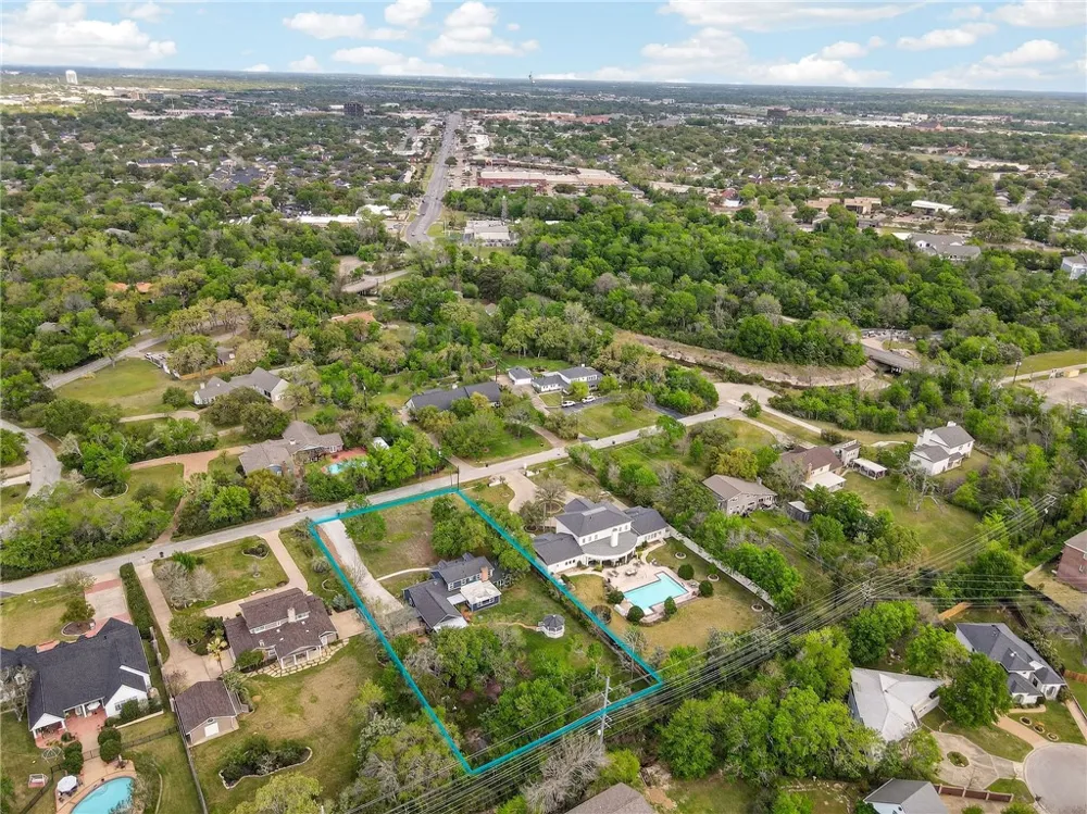 913 Park Lane Bryan, TX 77802