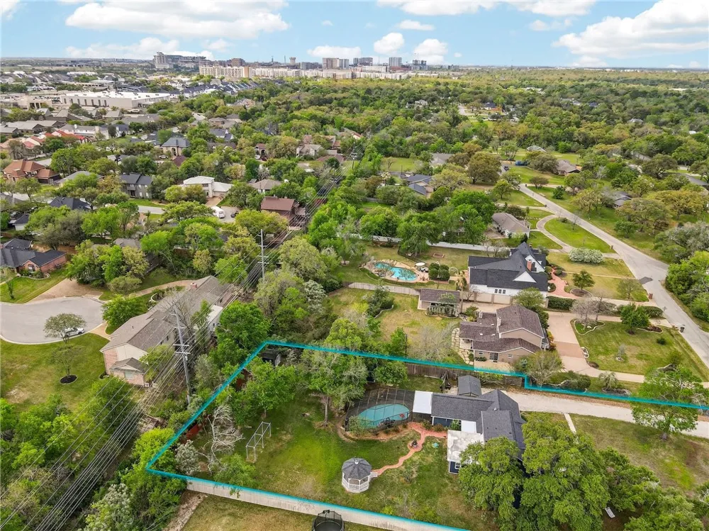 913 Park Lane Bryan, TX 77802