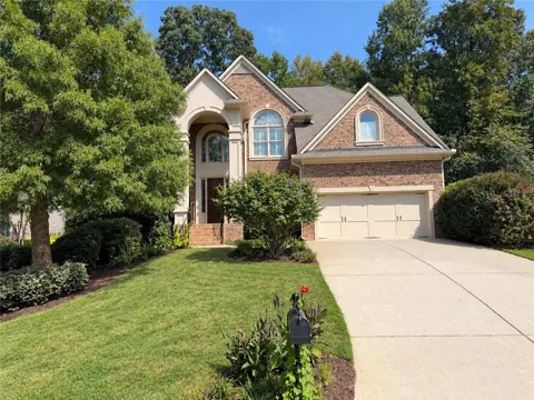 211 Cedarhurst Drive