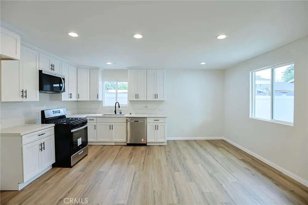 122 Bewley Street Santa Ana, CA 92703