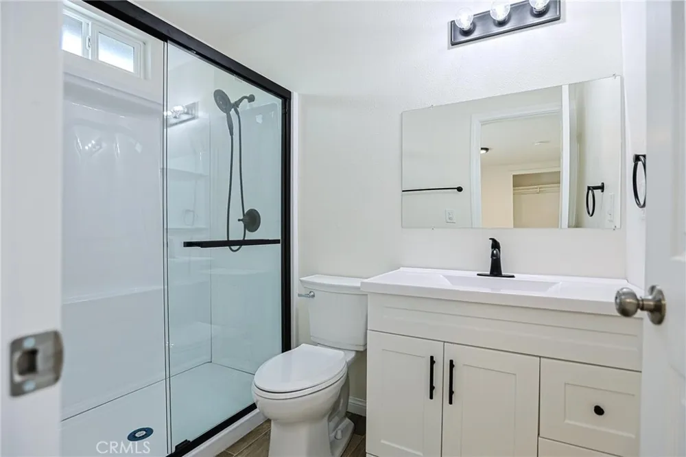122 Bewley Street Santa Ana, CA 92703
