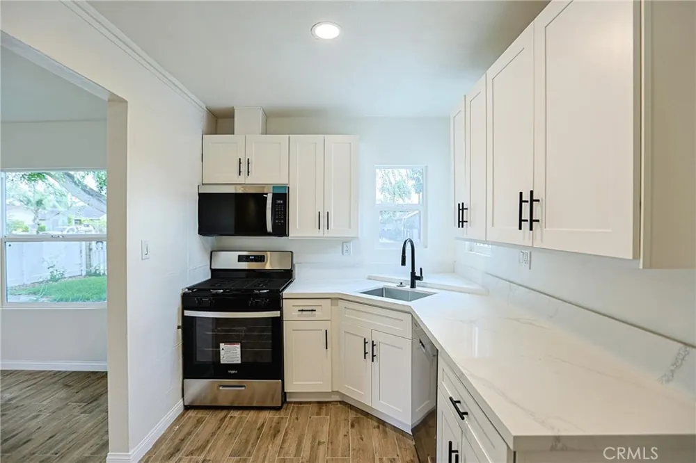 122 Bewley Street Santa Ana, CA 92703