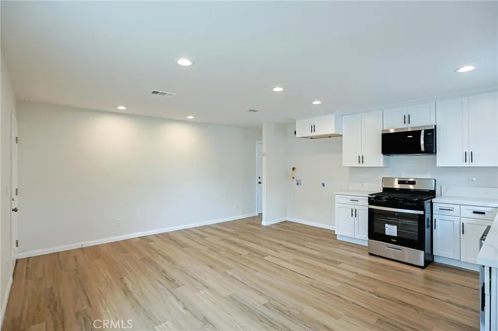 122 Bewley Street Santa Ana, CA 92703