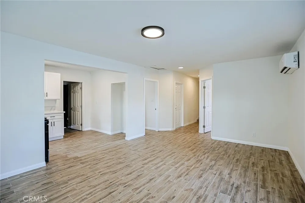 122 Bewley Street Santa Ana, CA 92703