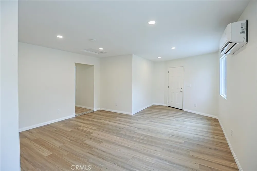 122 Bewley Street Santa Ana, CA 92703