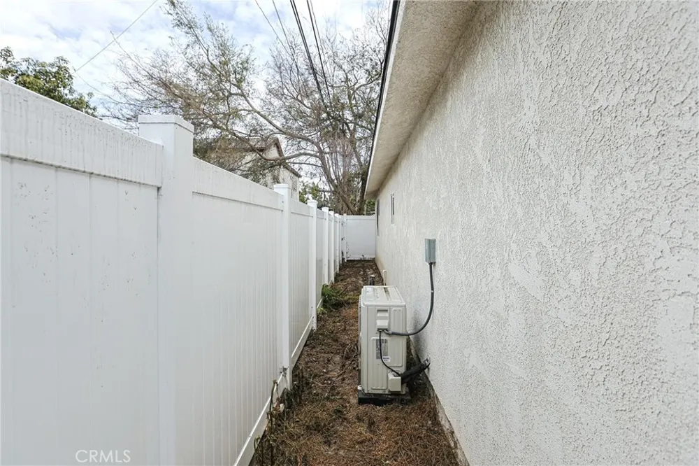 122 Bewley Street Santa Ana, CA 92703