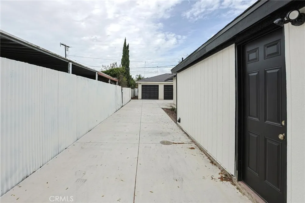 122 Bewley Street Santa Ana, CA 92703