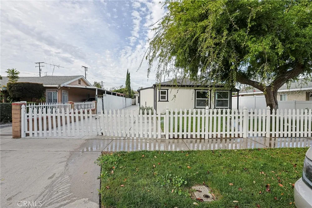 122 Bewley Street Santa Ana, CA 92703
