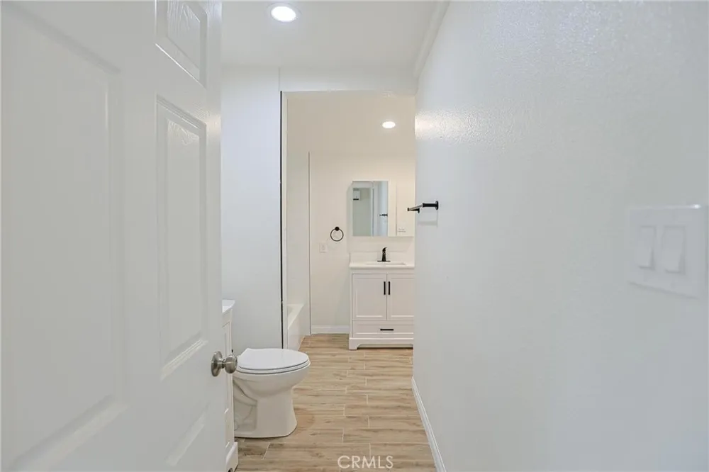 122 Bewley Street Santa Ana, CA 92703