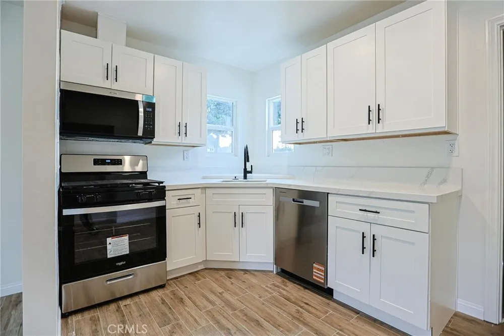 122 Bewley Street Santa Ana, CA 92703