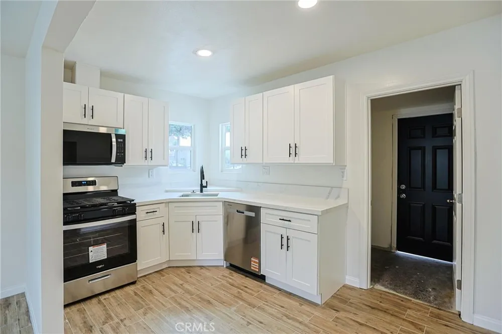 122 Bewley Street Santa Ana, CA 92703