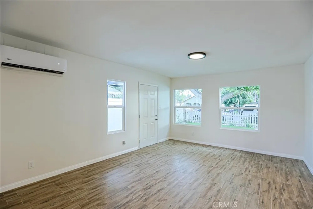 122 Bewley Street Santa Ana, CA 92703