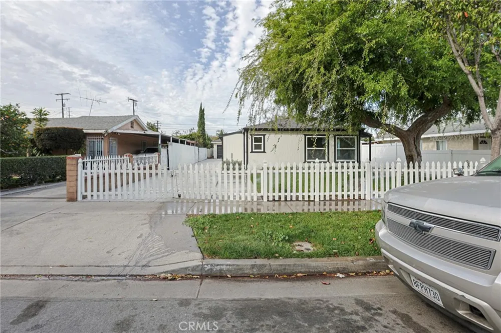 122 Bewley Street Santa Ana, CA 92703
