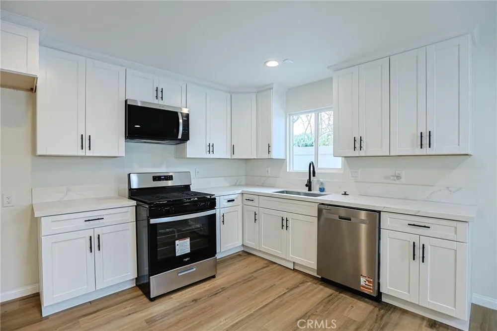 122 Bewley Street Santa Ana, CA 92703