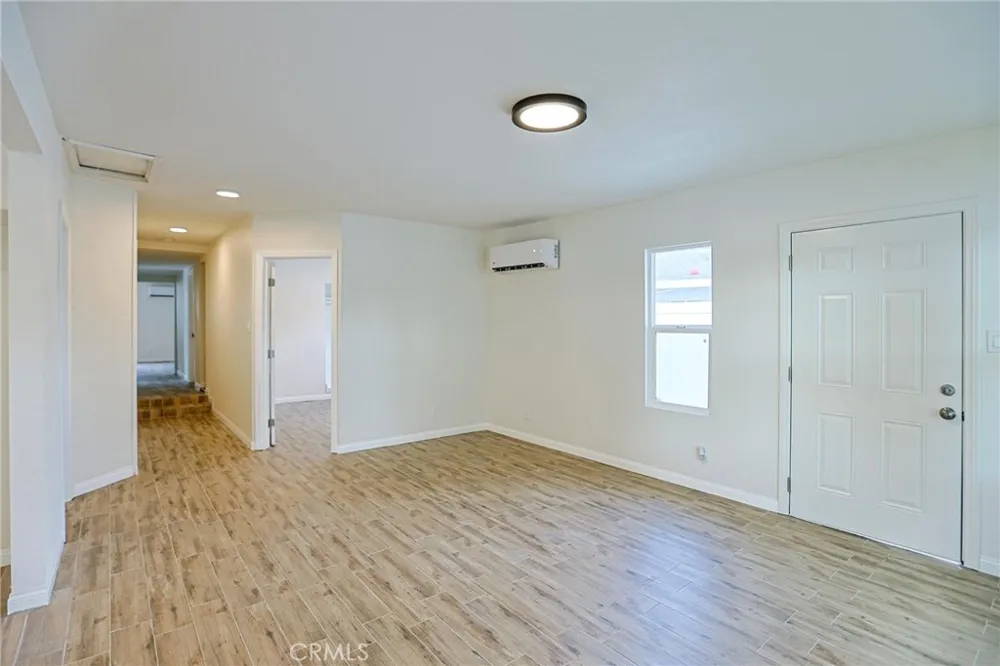 122 Bewley Street Santa Ana, CA 92703