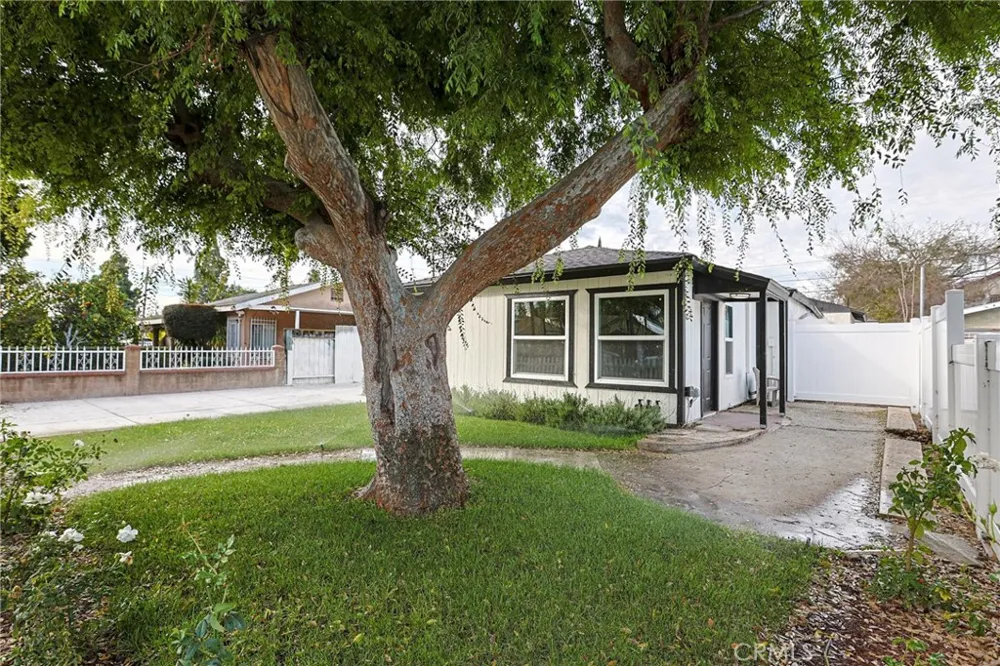 122 Bewley Street Santa Ana, CA 92703