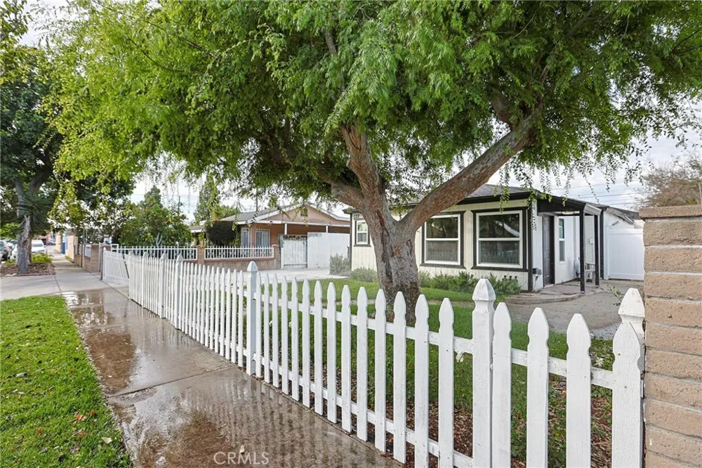 122 Bewley Street Santa Ana, CA 92703