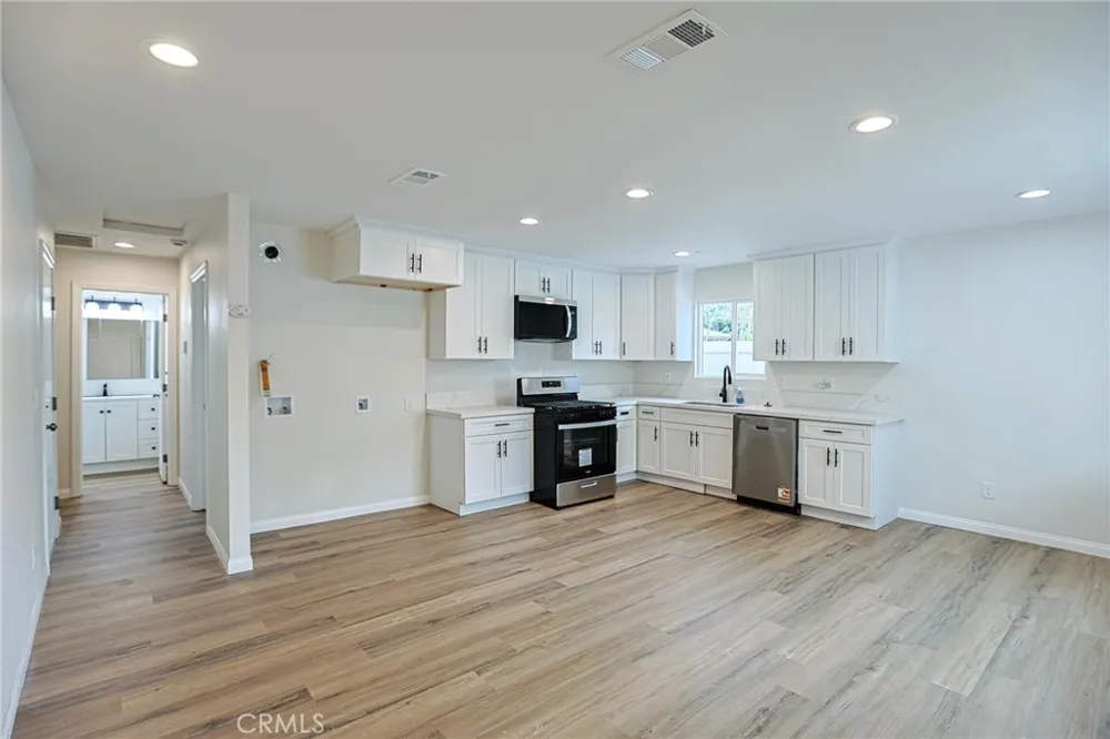 122 Bewley Street Santa Ana, CA 92703