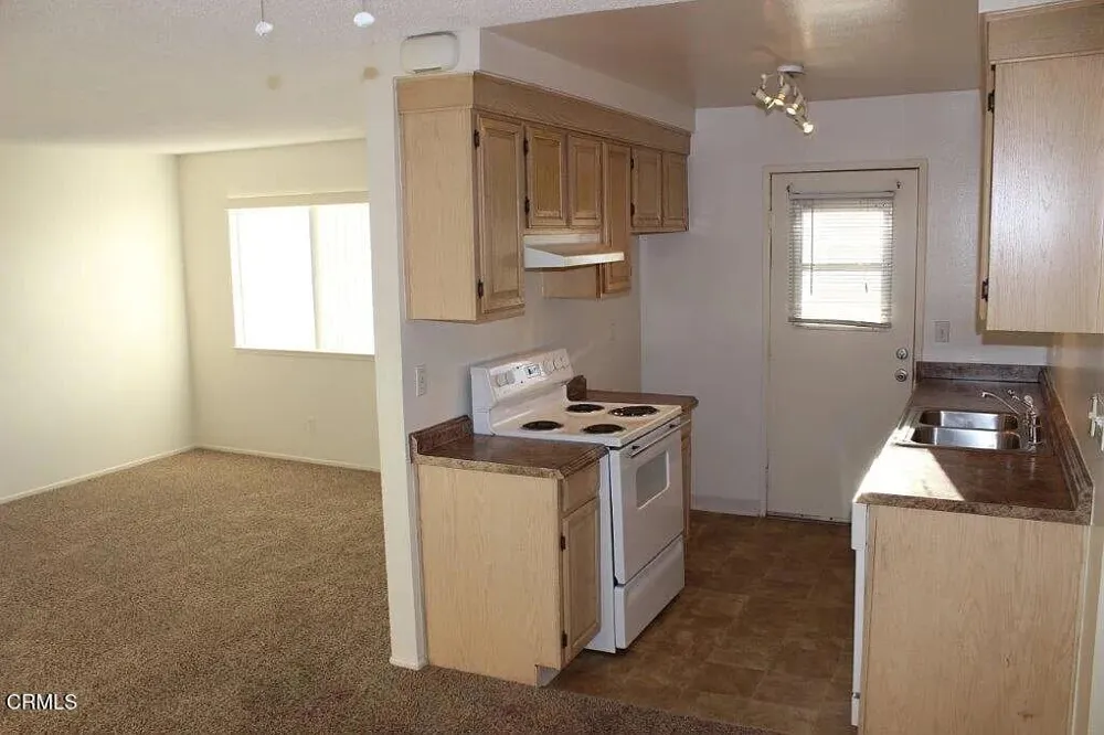 1237 Saratoga Avenue Ventura, CA 93003