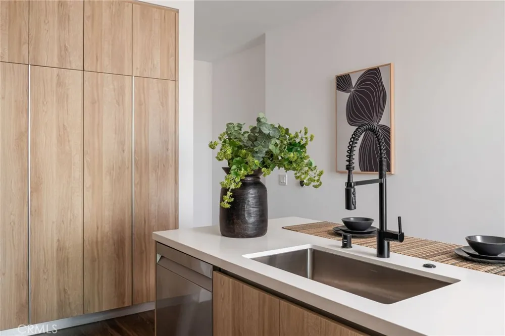 118 Astronaut Ellison S Onizuka Street #207 Los Angeles, CA 90012