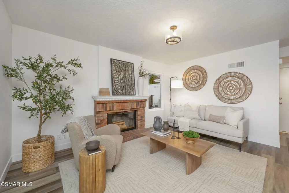 27667 Taryn Drive Saugus, CA 91350
