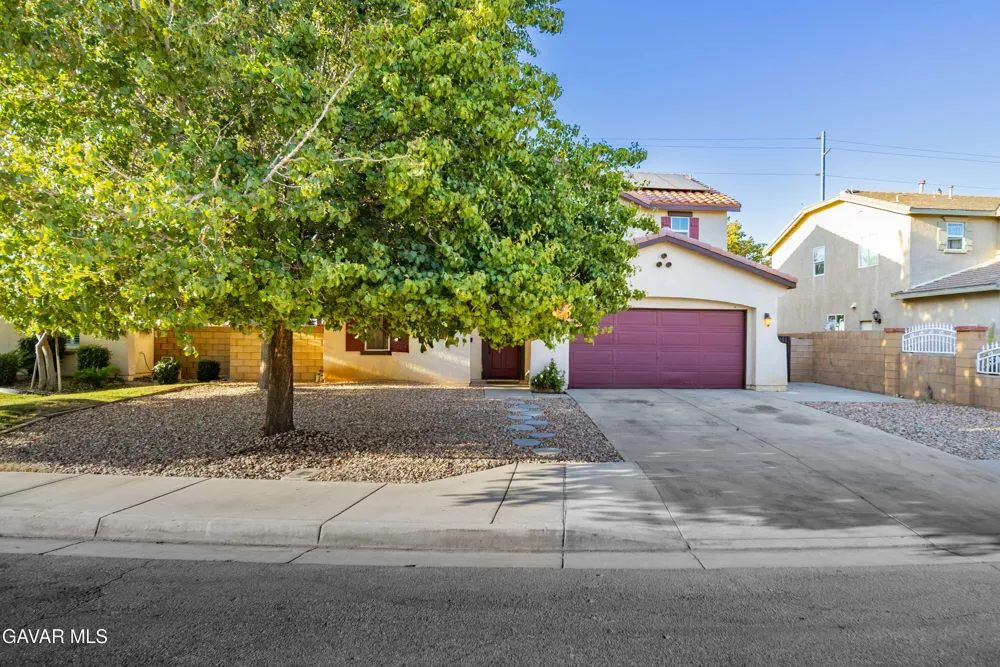 2757 Emerald Lane Lancaster, CA 93535