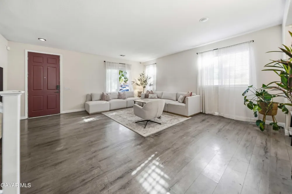 2757 Emerald Lane Lancaster, CA 93535