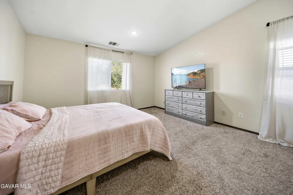 2757 Emerald Lane Lancaster, CA 93535