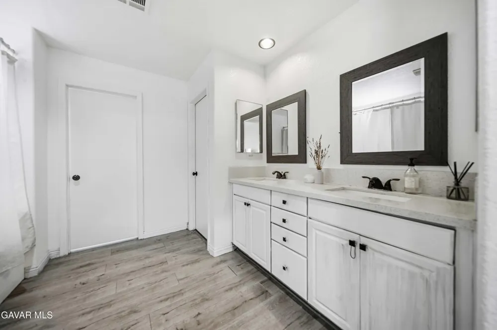 2757 Emerald Lane Lancaster, CA 93535