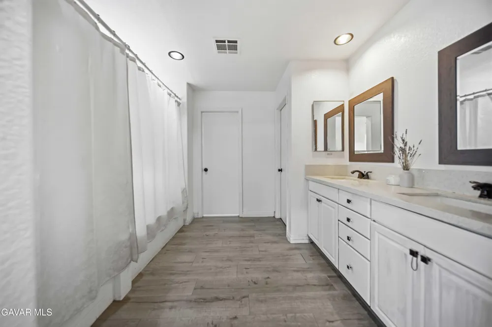 2757 Emerald Lane Lancaster, CA 93535