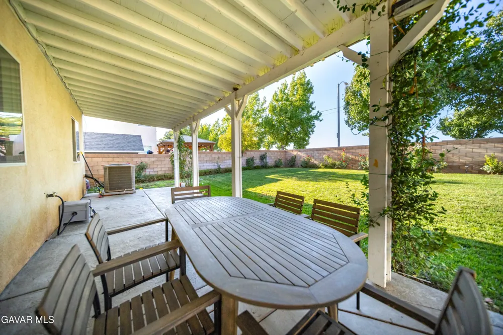 2757 Emerald Lane Lancaster, CA 93535