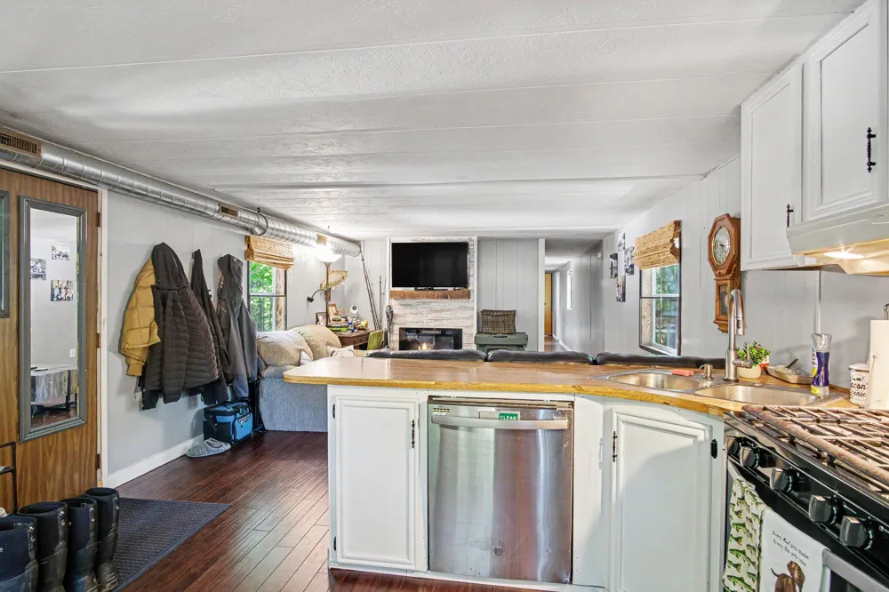 8481 Vista Drive Newaygo, MI 49337