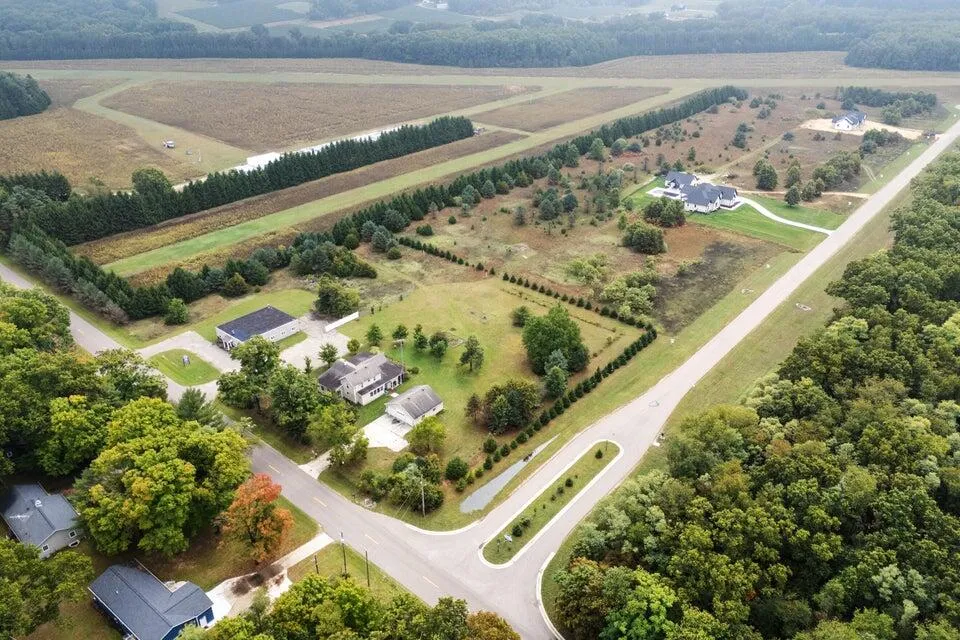 60713 Airpark Lane Mattawan, MI 49071