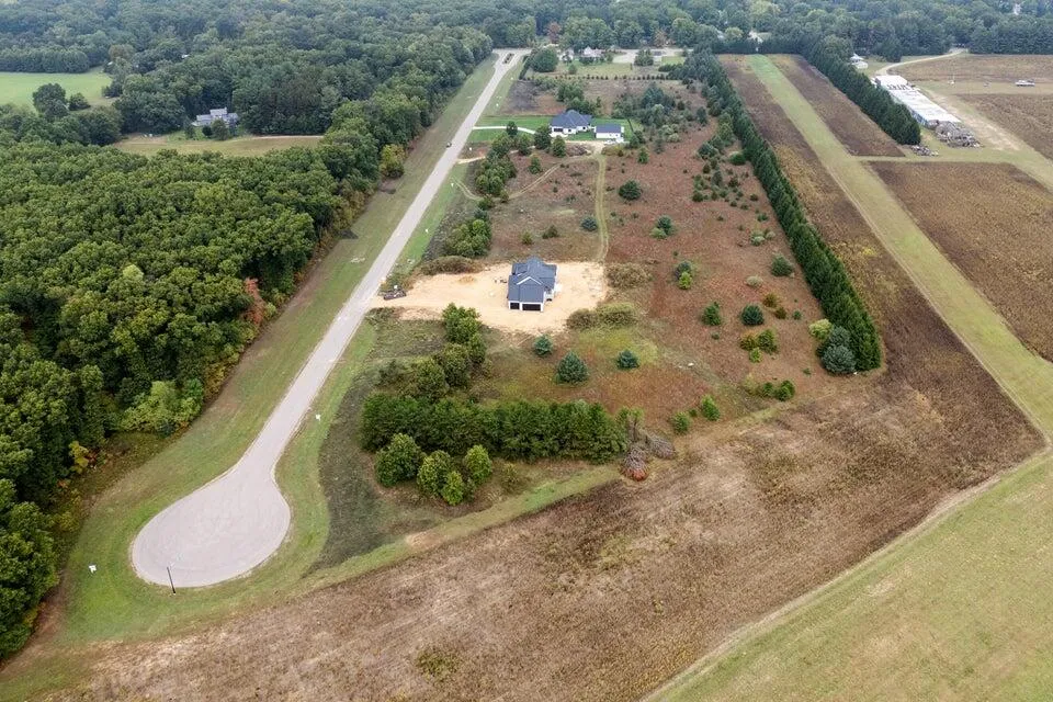 60713 Airpark Lane Mattawan, MI 49071