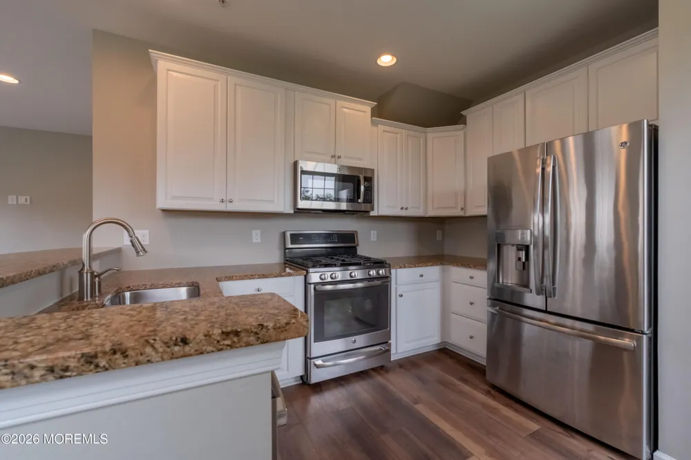 24 Kyle Drive Tinton Falls, NJ 07712