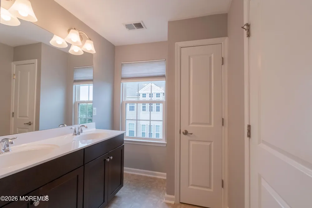 24 Kyle Drive Tinton Falls, NJ 07712
