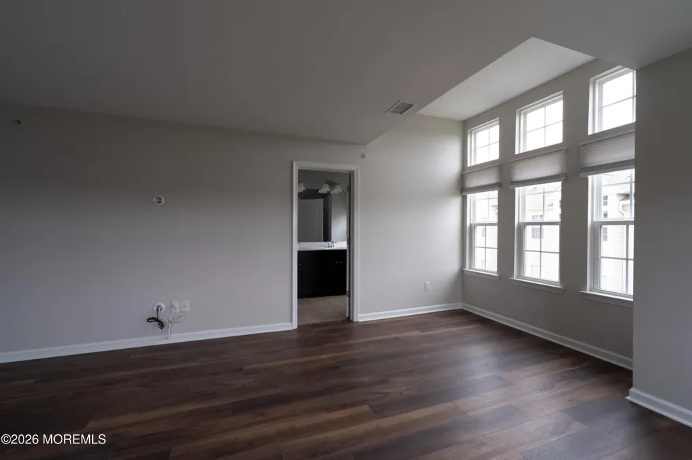 24 Kyle Drive Tinton Falls, NJ 07712