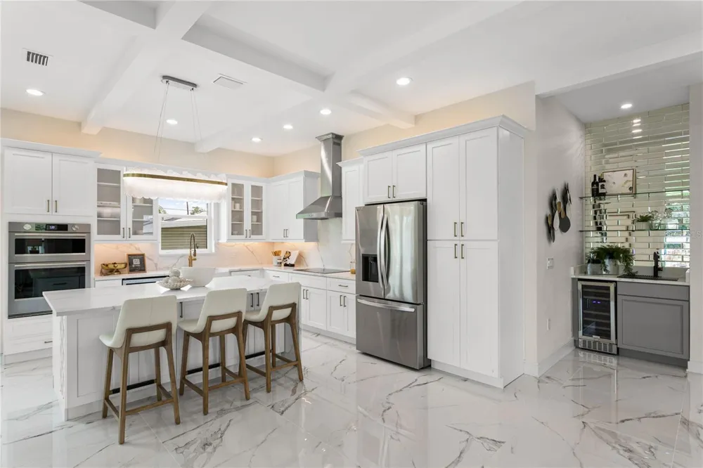 3605 W BAY AVENUE Tampa, FL 33611