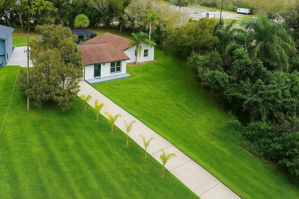 20 2ND AVENUE SE Lutz, FL 33549