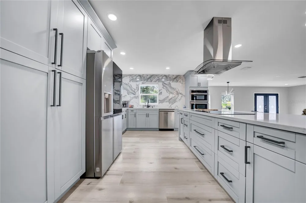 20 2ND AVENUE SE Lutz, FL 33549