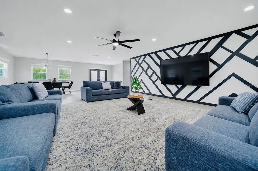 20 2ND AVENUE SE Lutz, FL 33549