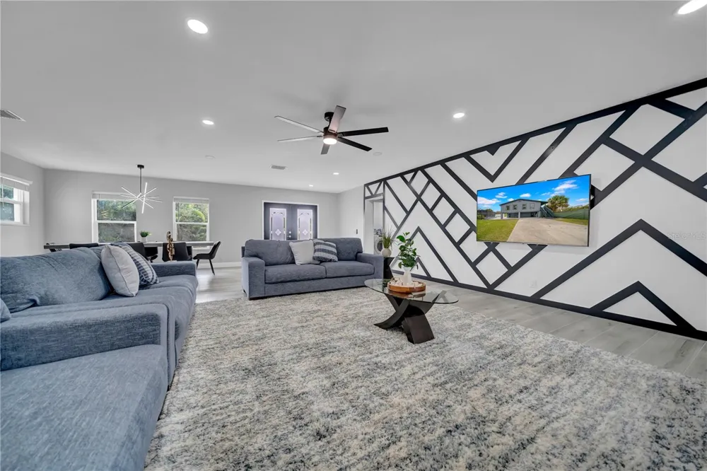 20 2ND AVENUE SE Lutz, FL 33549