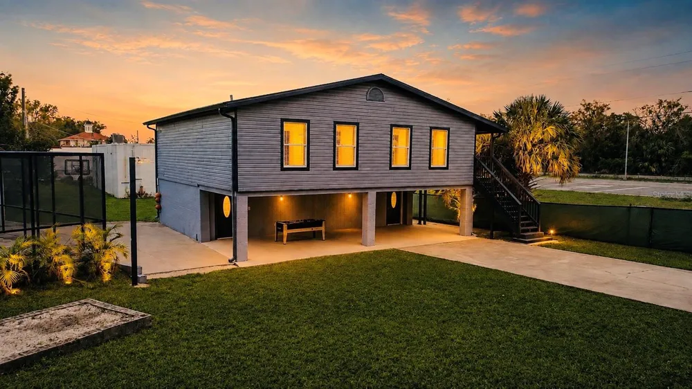 20 2ND AVENUE SE Lutz, FL 33549