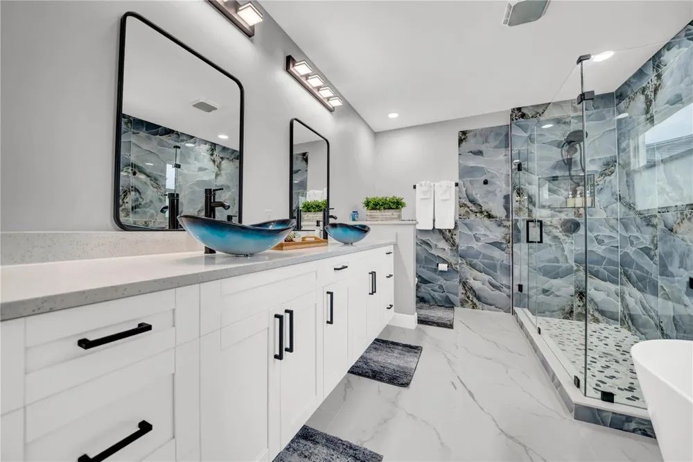 20 2ND AVENUE SE Lutz, FL 33549