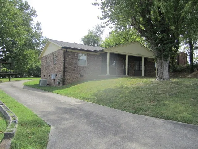 1140 Sugarberry Ln Springfield, TN 37172