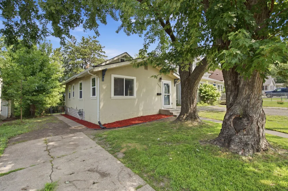 1037 Gould Avenue NE Columbia Heights, MN 55421