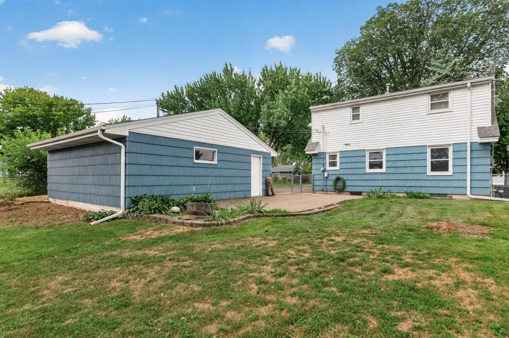 10957 Magnolia Street NW Coon Rapids, MN 55448